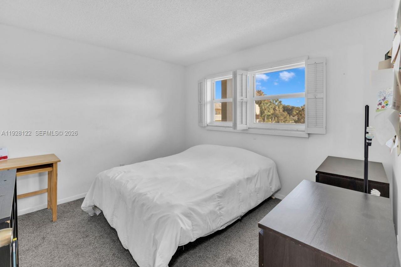 6071 NW 61st Ave, Unit 303, Tamarac, FL 33319 Photo