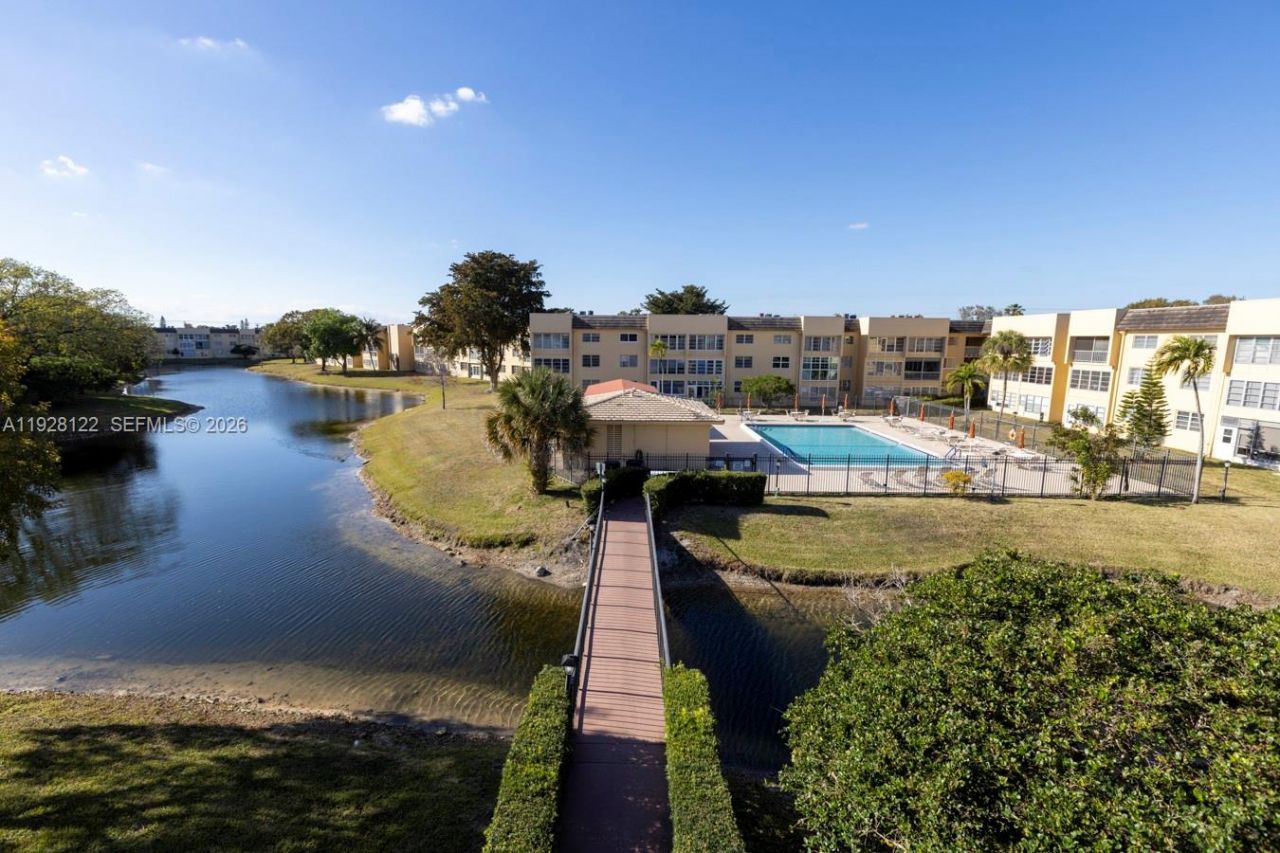 6071 NW 61st Ave, Unit 303, Tamarac, FL 33319 Photo