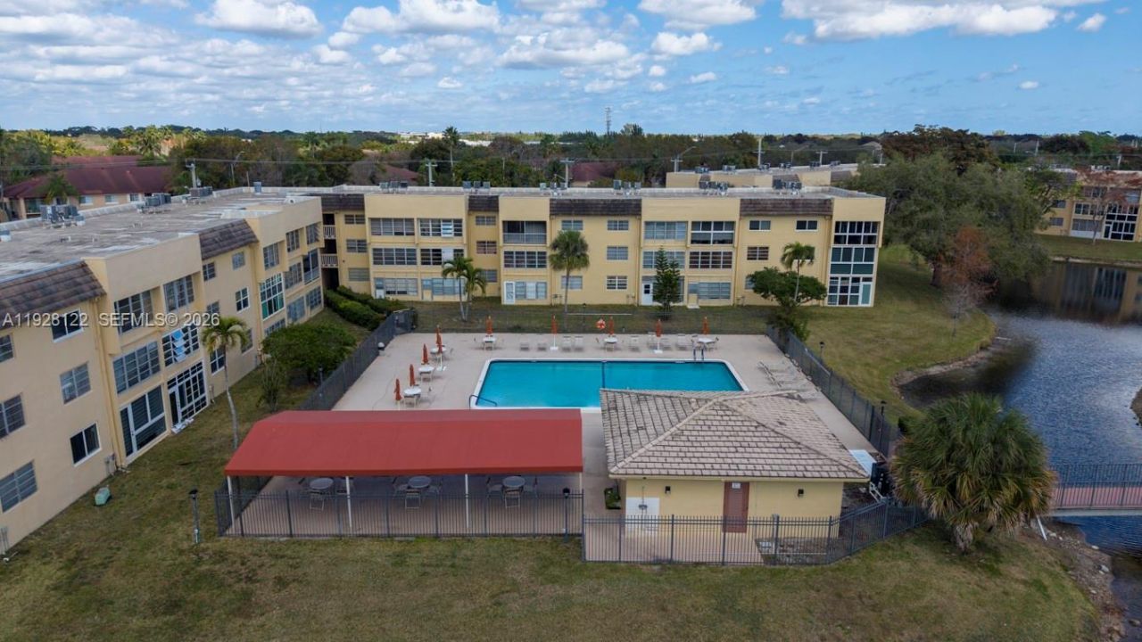 6071 NW 61st Ave, Unit 303, Tamarac, FL 33319 Photo