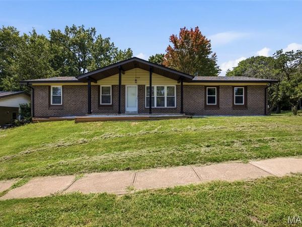 1320 Fenton Hills Road, Fenton, MO 63026