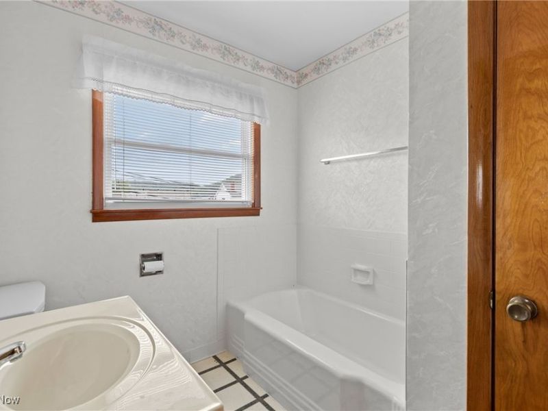 97 W 41st Street, Shadyside, OH 43947 Photo 14