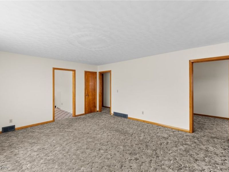 97 W 41st Street, Shadyside, OH 43947 Photo 7