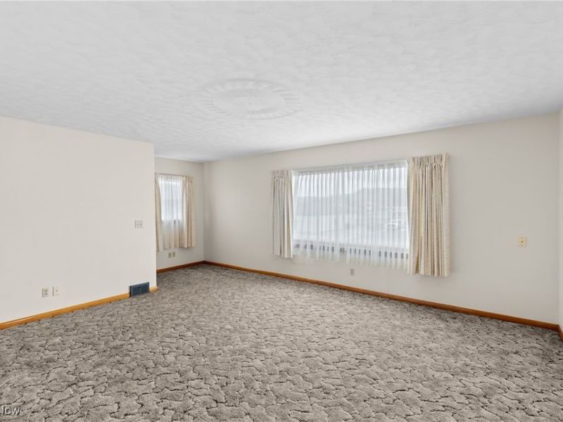 97 W 41st Street, Shadyside, OH 43947 Photo 8