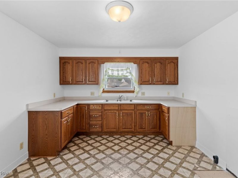 97 W 41st Street, Shadyside, OH 43947 Photo 9