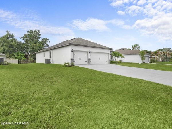 228 Fitchburg Street SW, Palm Bay, FL 32908
