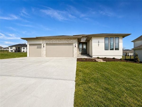 2701 Wheatley Drive, Blue Springs, MO 64029