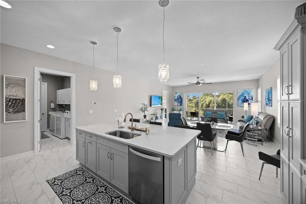 7781 Hawthorne Dr, Unit 3204, Naples, FL 34113 Photo