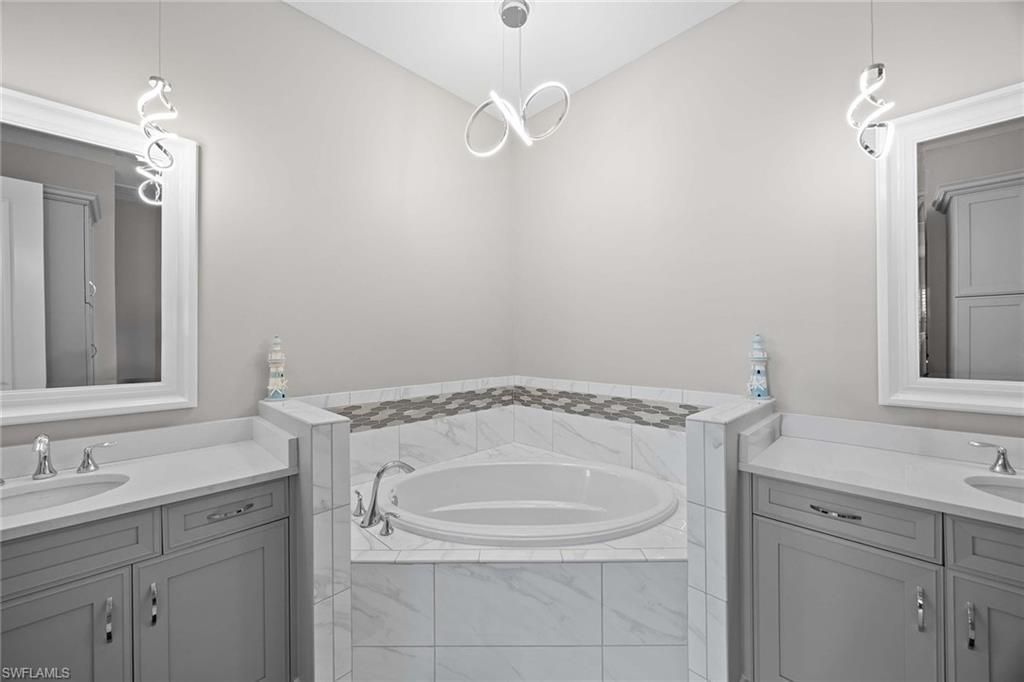7781 Hawthorne Dr, Unit 3204, Naples, FL 34113 Photo