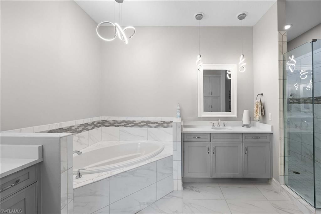 7781 Hawthorne Dr, Unit 3204, Naples, FL 34113 Photo