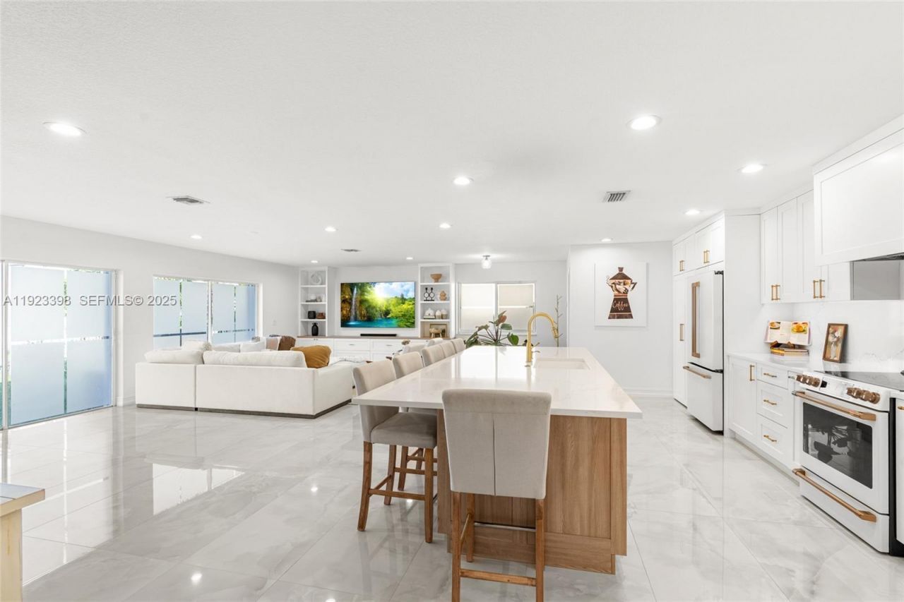 19427 NW 13th St, Pembroke Pines, FL 33029 Photo