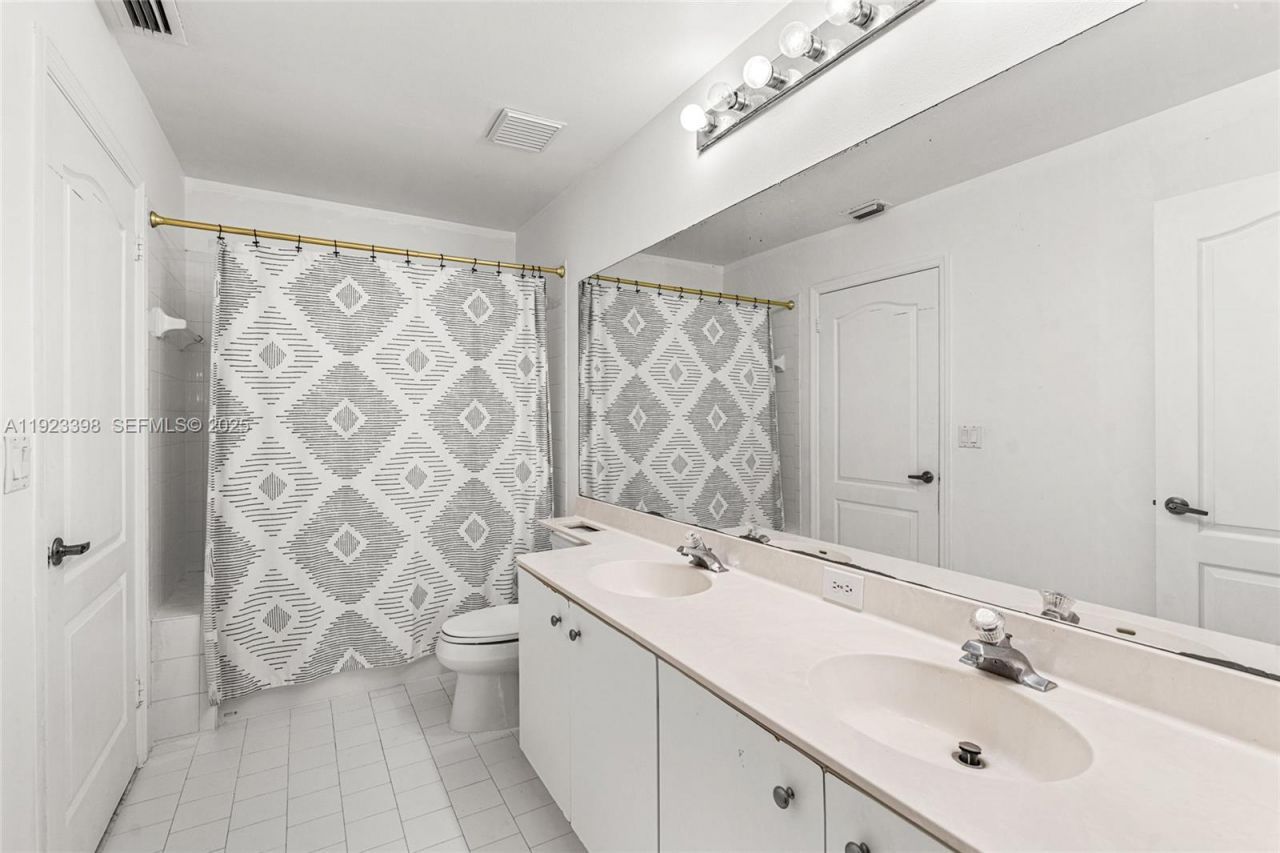 19427 NW 13th St, Pembroke Pines, FL 33029 Photo