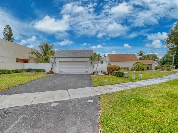 905 NW 22nd Avenue, Delray Beach, FL 33445