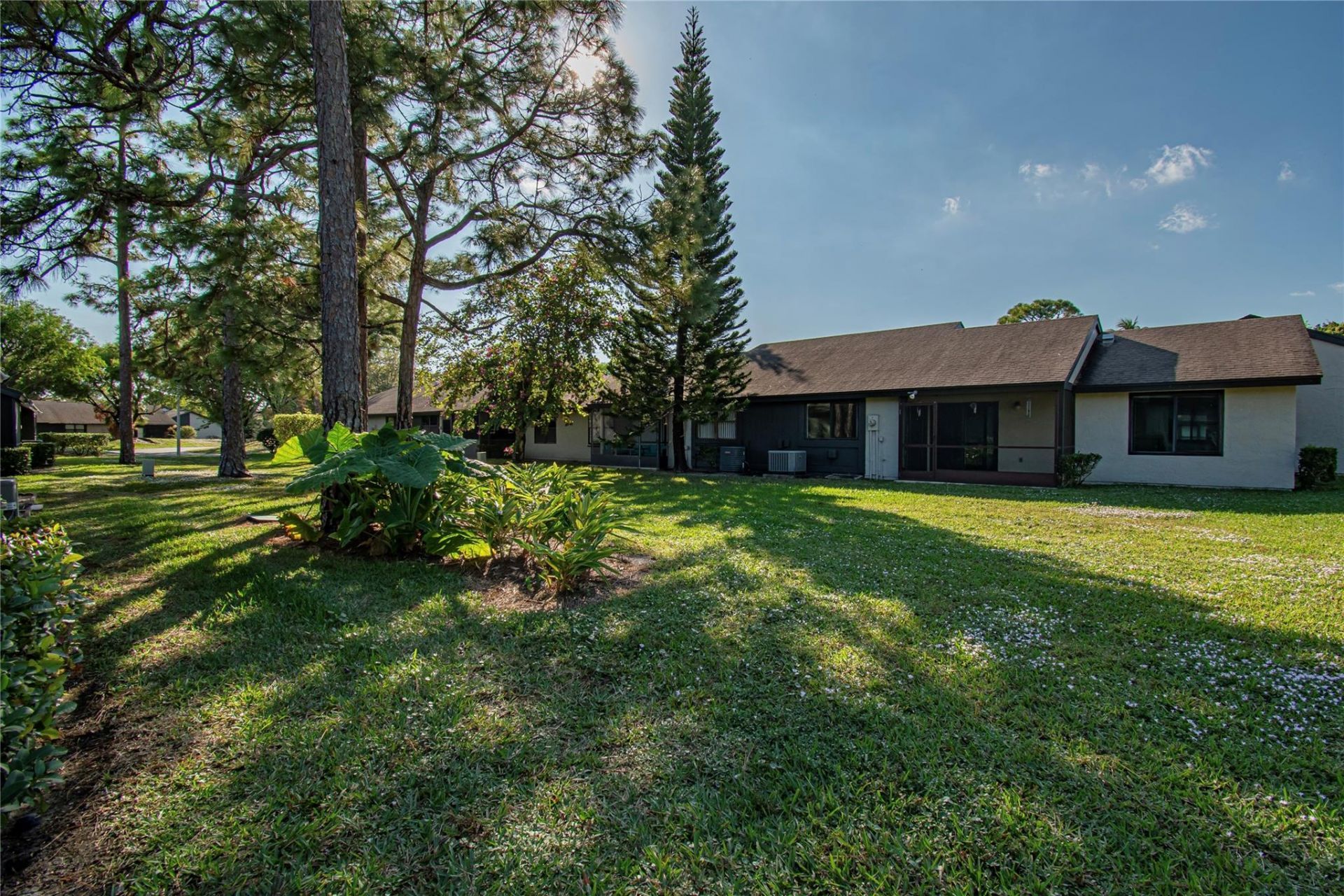 381 Ottawa Ct, Royal Palm Beach, FL 33411 Photo