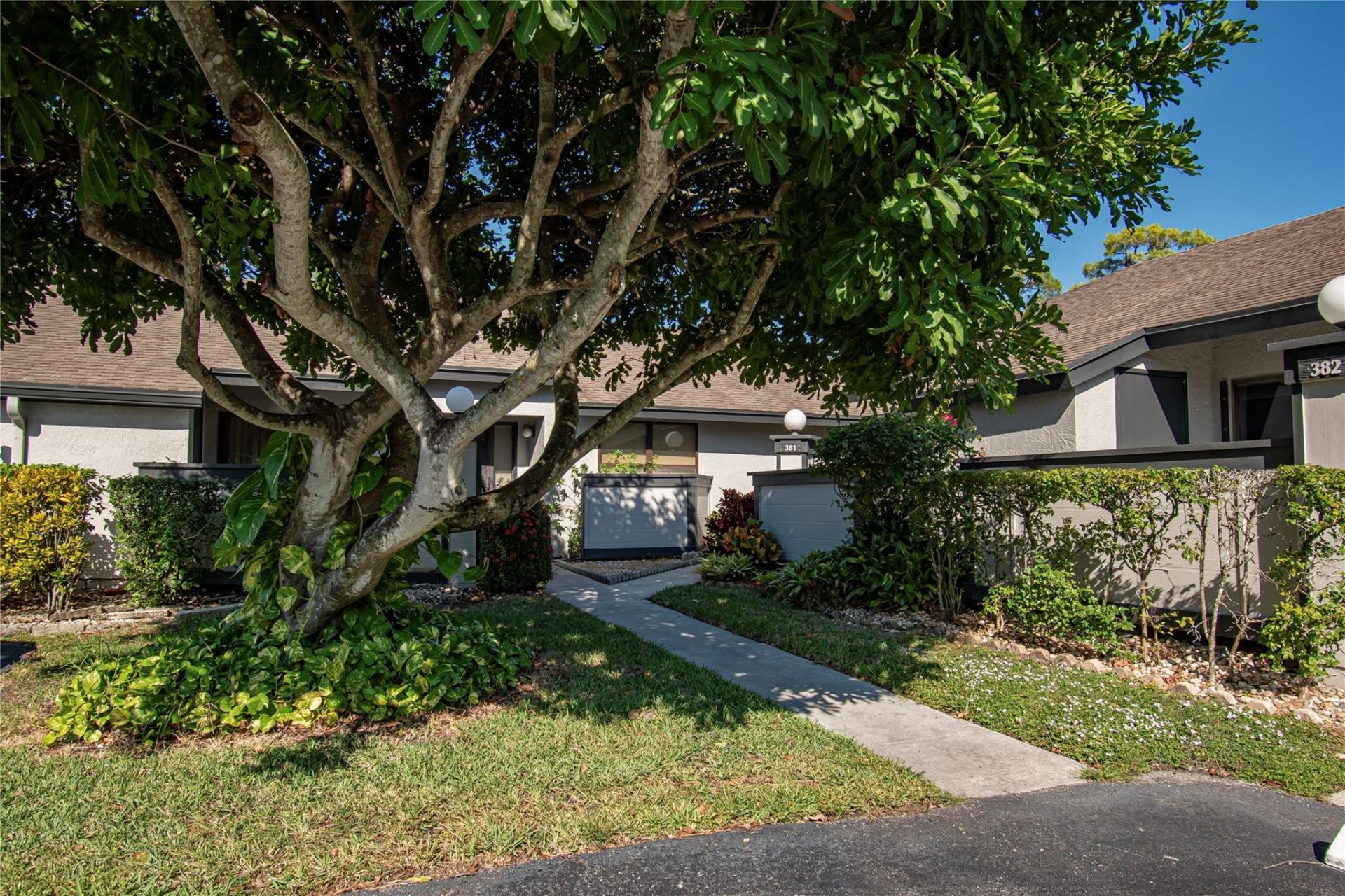 381 Ottawa Ct, Royal Palm Beach, FL 33411 Photo