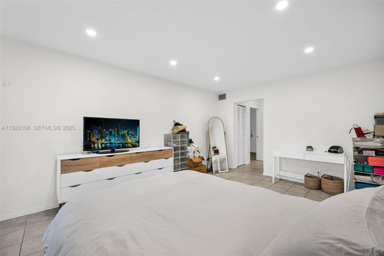 4020 N Hills Dr, Unit 29, Hollywood, FL 33021 Photo