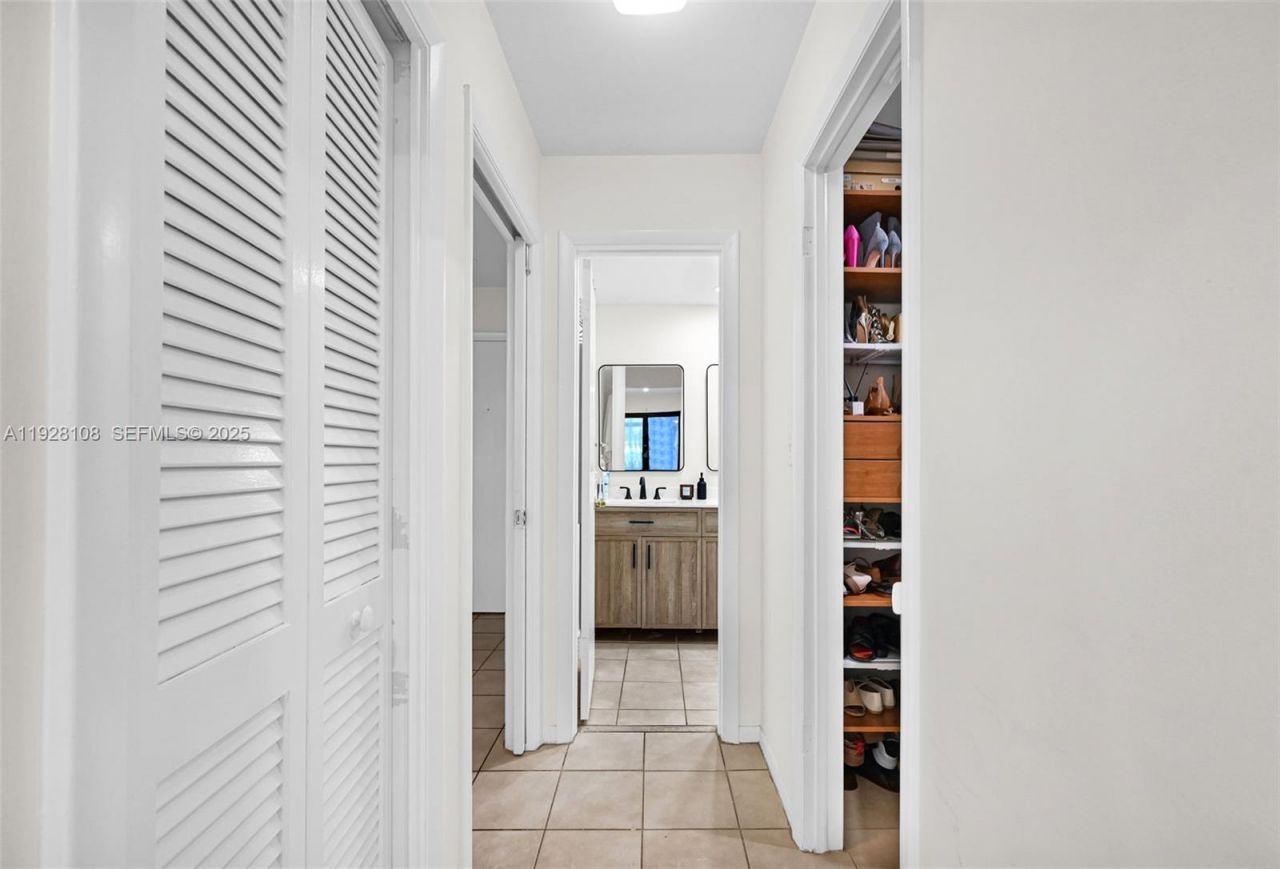 4020 N Hills Dr, Unit 29, Hollywood, FL 33021 Photo