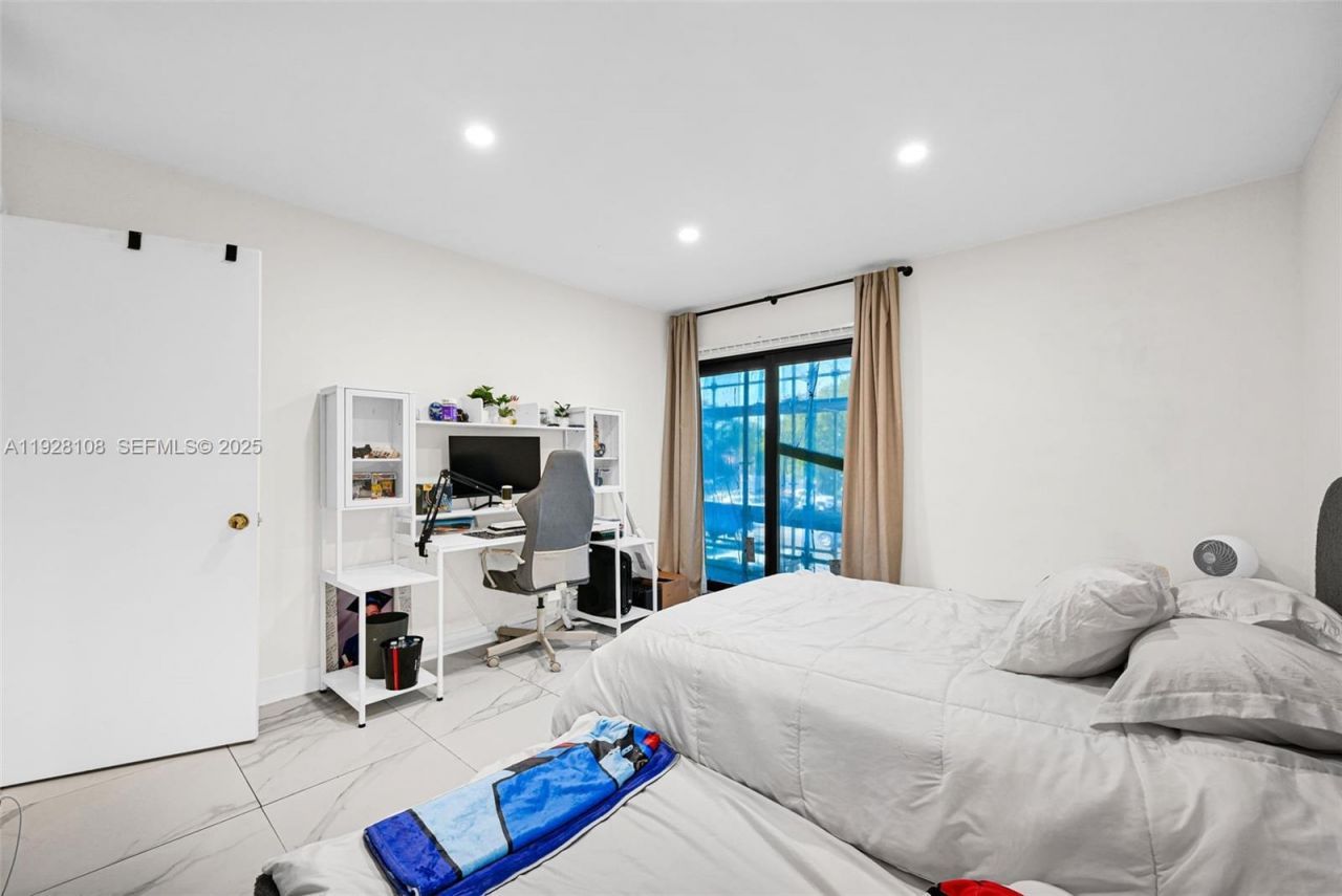 4020 N Hills Dr, Unit 29, Hollywood, FL 33021 Photo