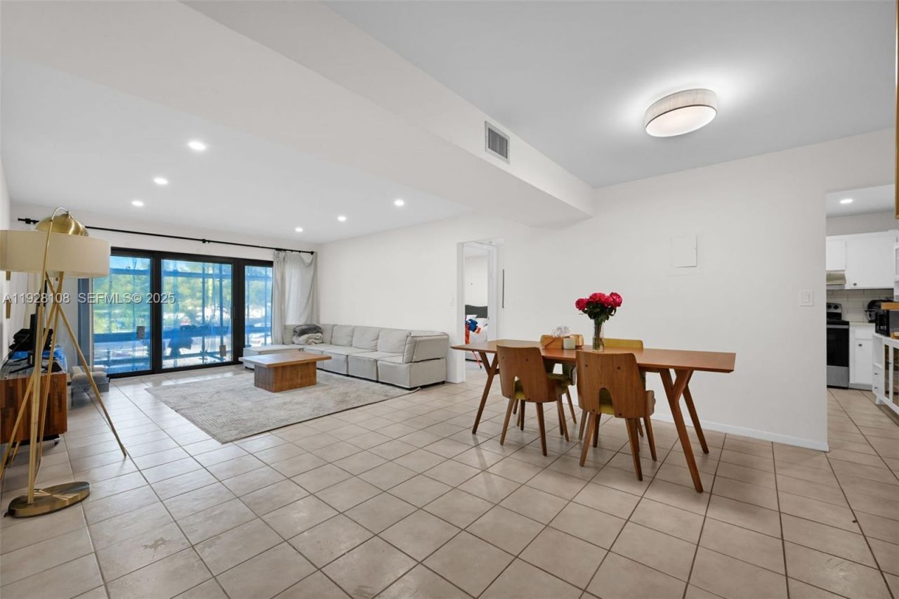 4020 N Hills Dr, Unit 29, Hollywood, FL 33021 Photo