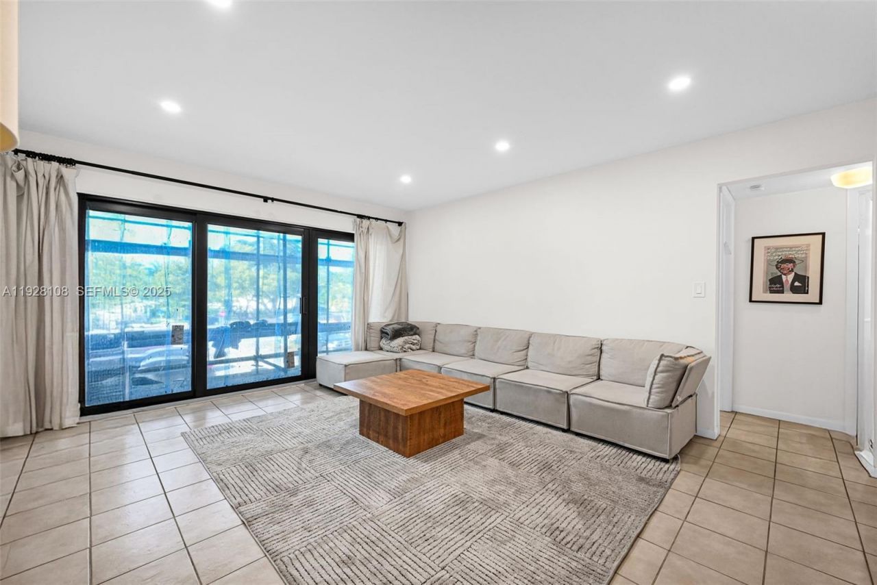 4020 N Hills Dr, Unit 29, Hollywood, FL 33021 Photo