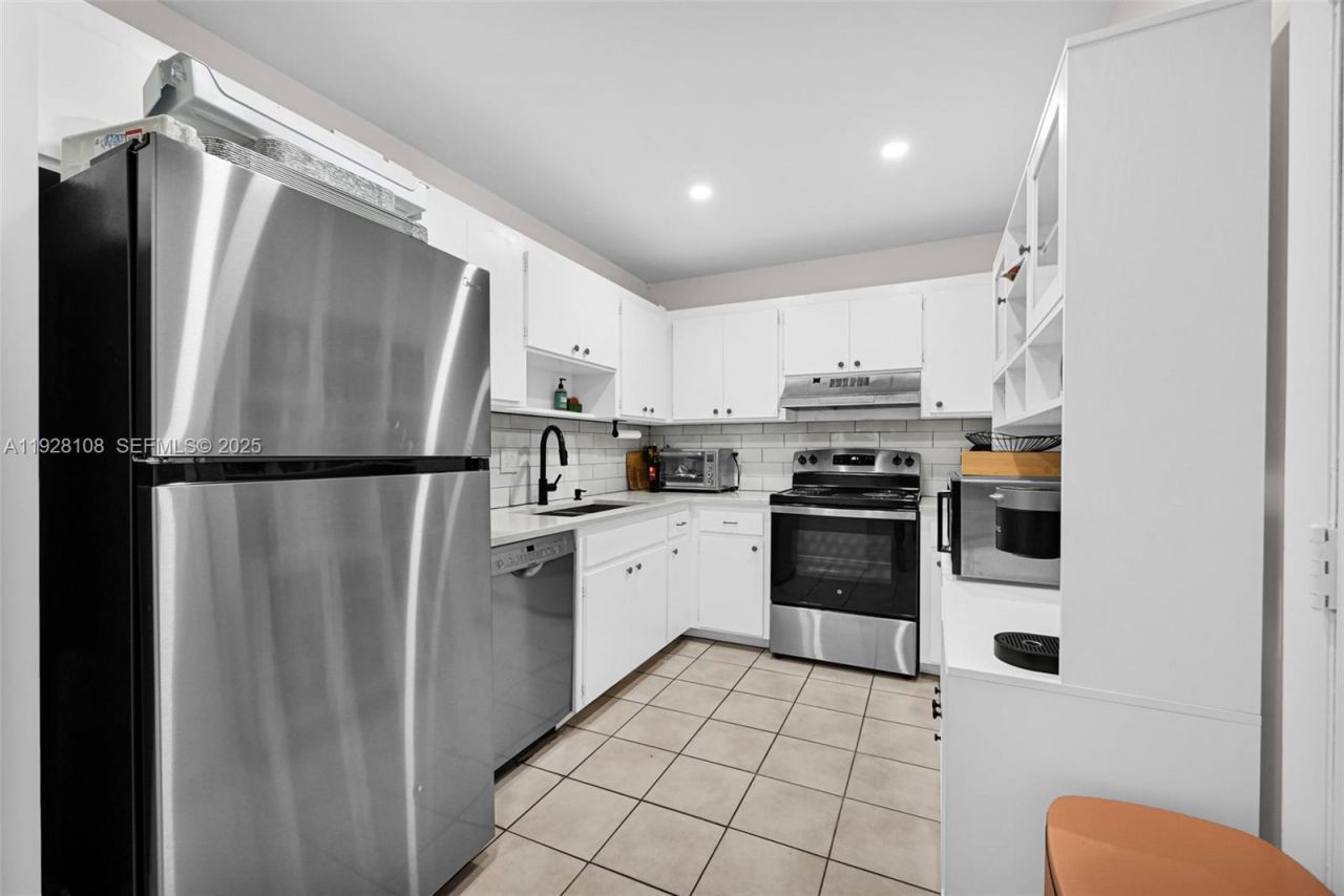 4020 N Hills Dr, Unit 29, Hollywood, FL 33021 Photo