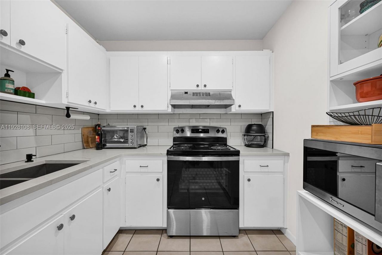 4020 N Hills Dr, Unit 29, Hollywood, FL 33021 Photo