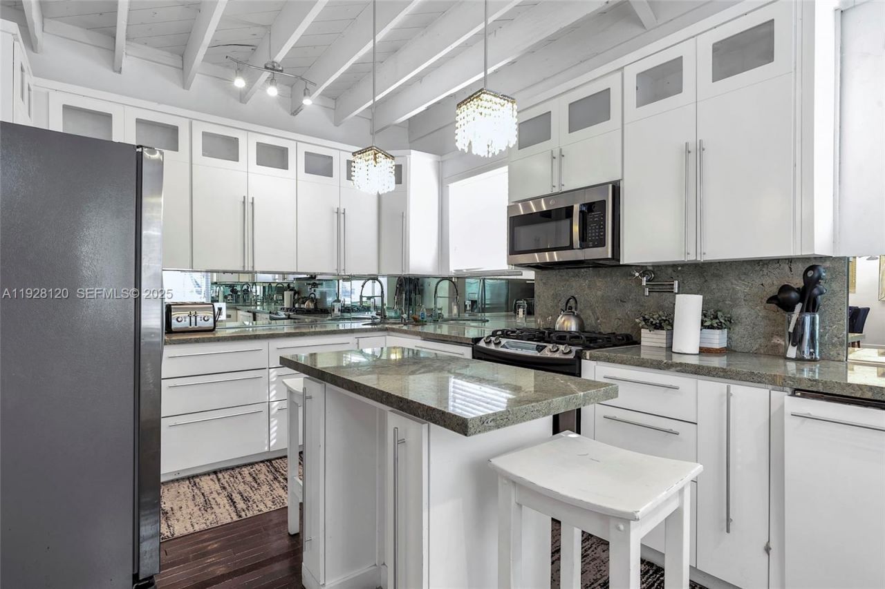 745-747 Lenox Ave, Miami Beach, FL 33139 Photo