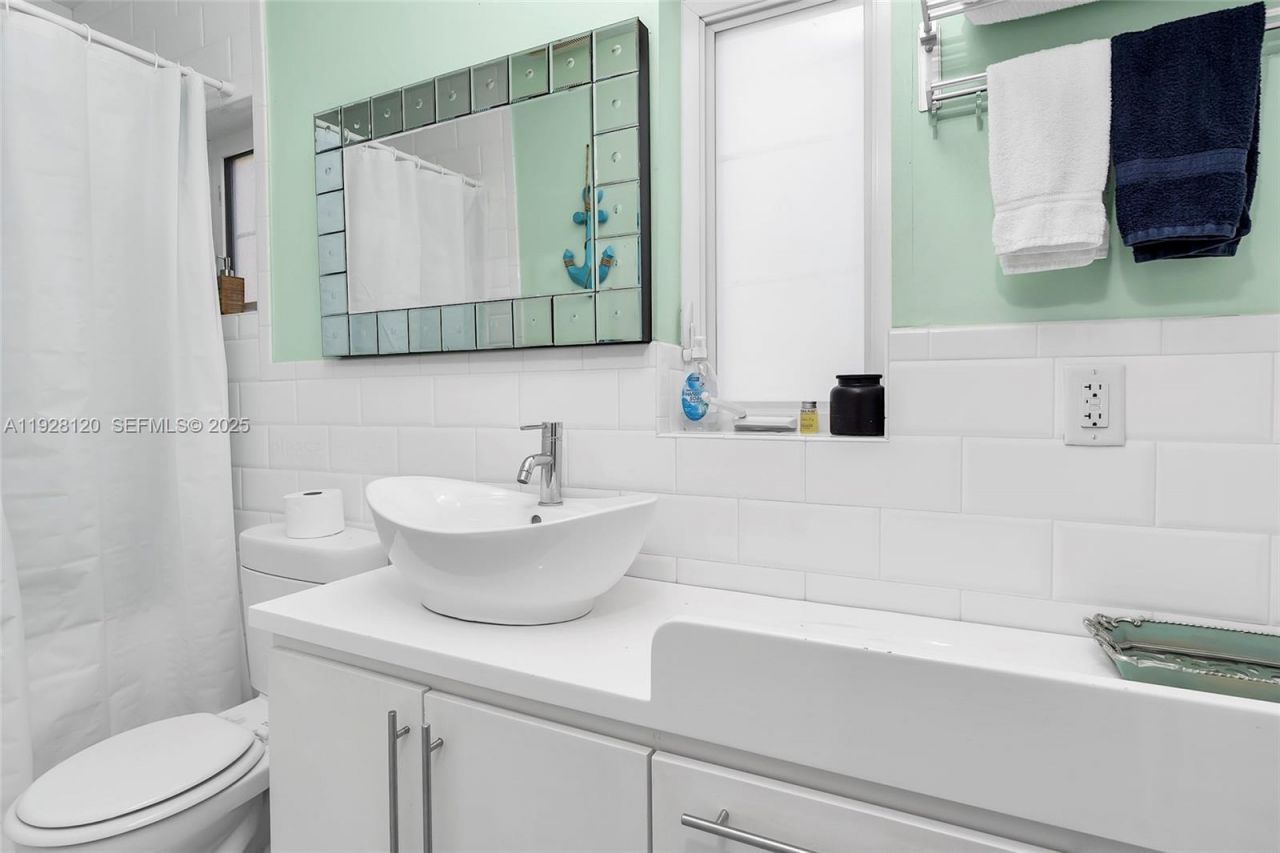 745-747 Lenox Ave, Miami Beach, FL 33139 Photo