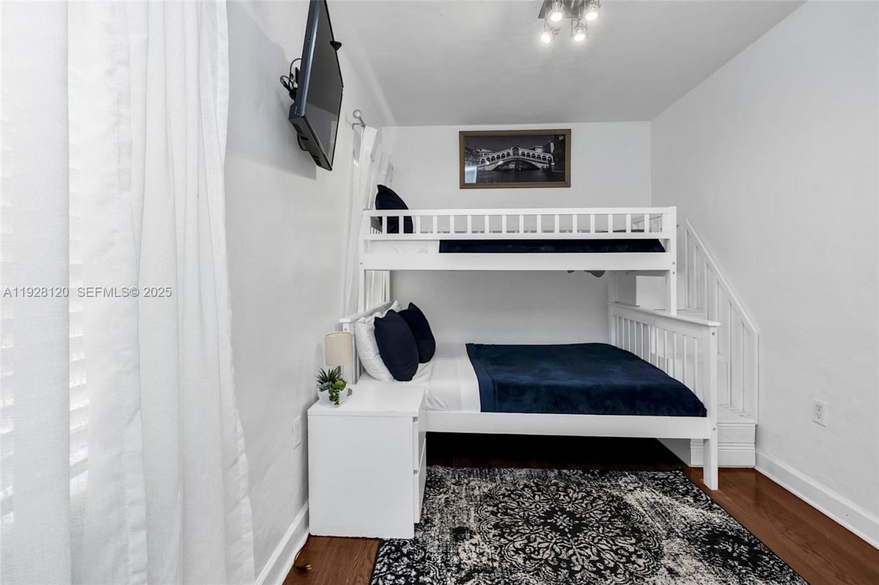 745-747 Lenox Ave, Miami Beach, FL 33139 Photo