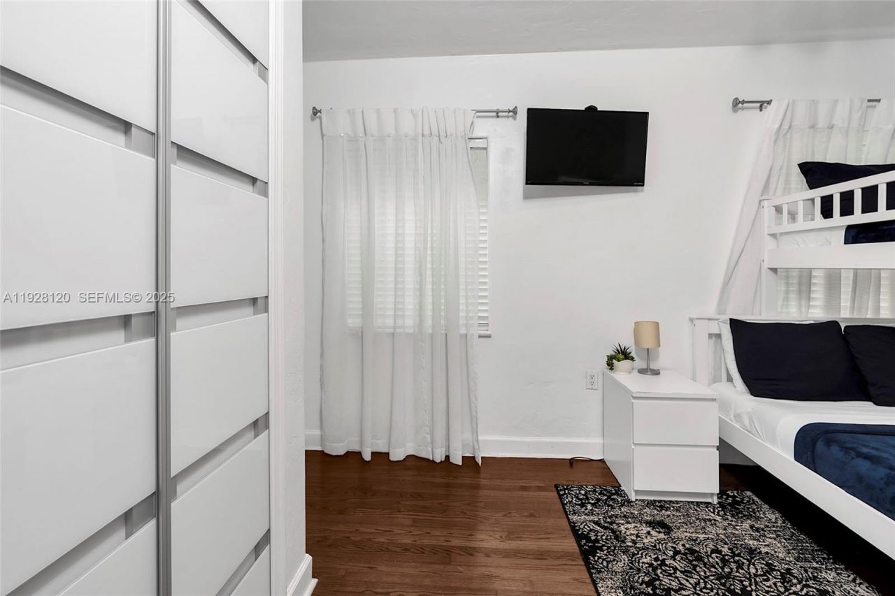 745-747 Lenox Ave, Miami Beach, FL 33139 Photo