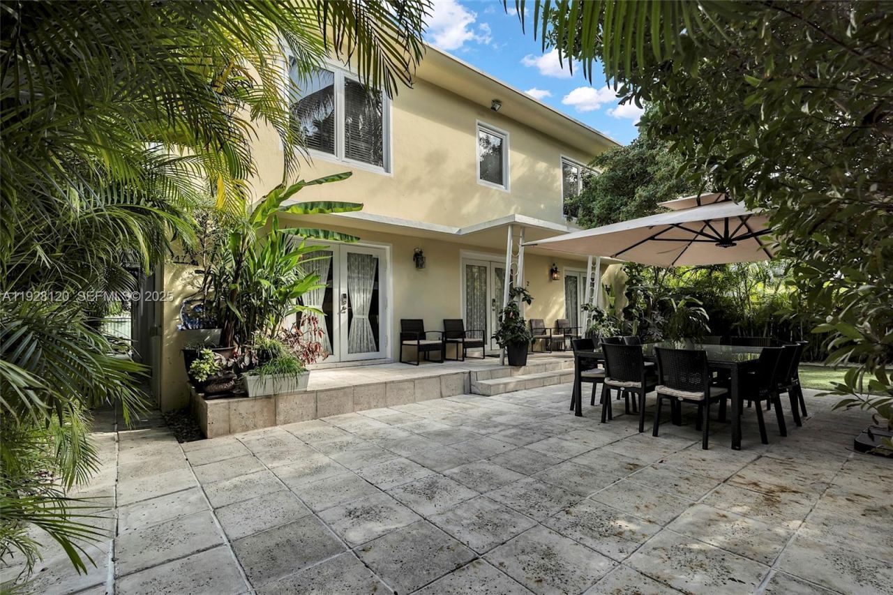 745-747 Lenox Ave, Miami Beach, FL 33139 Photo