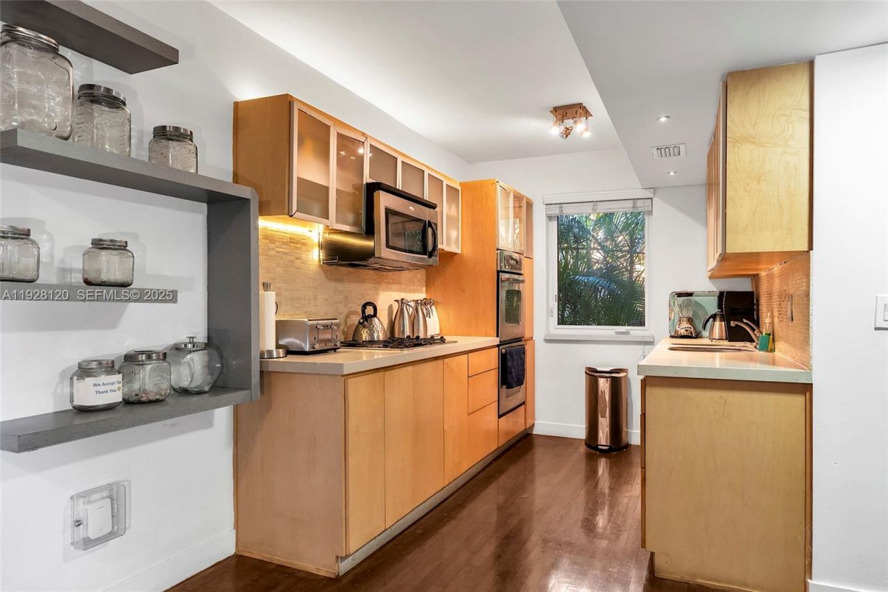 745-747 Lenox Ave, Miami Beach, FL 33139 Photo