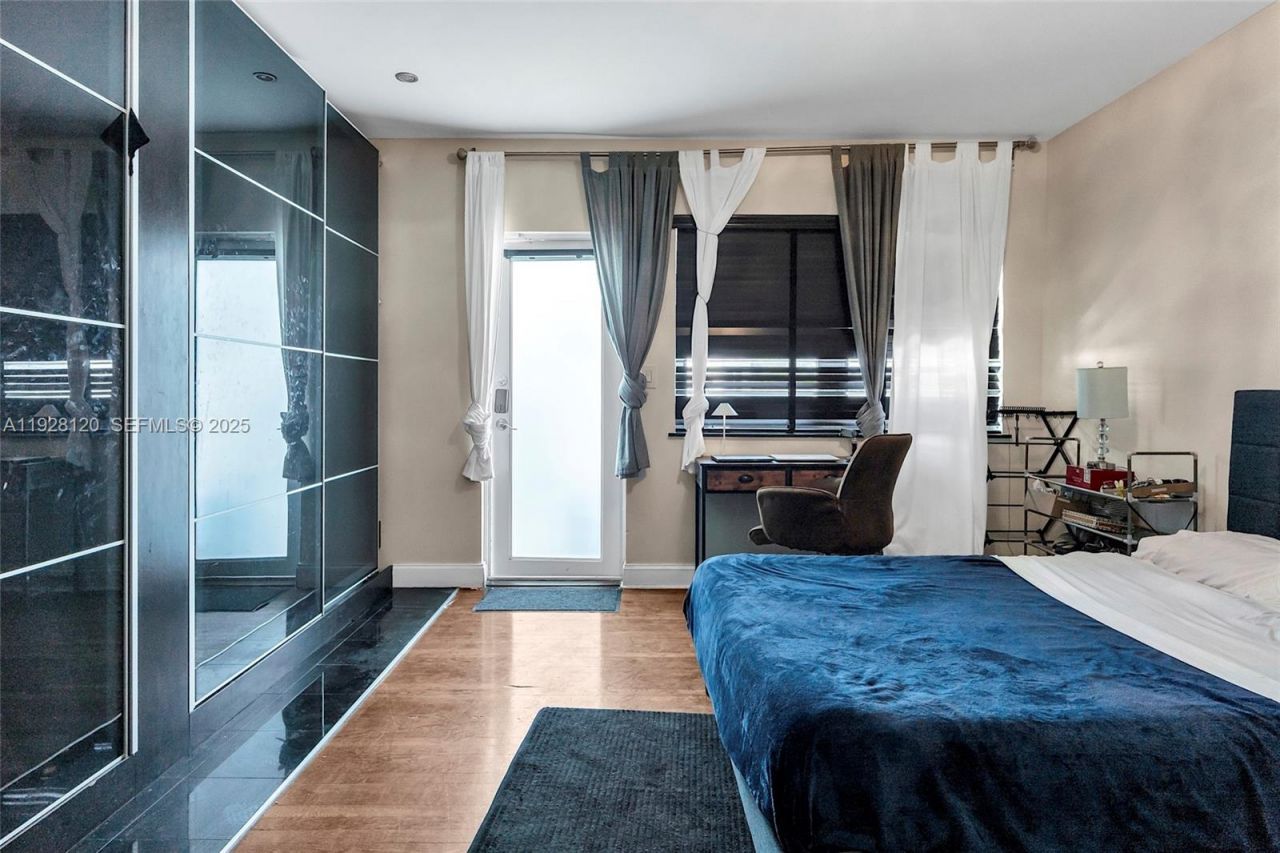 745-747 Lenox Ave, Miami Beach, FL 33139 Photo