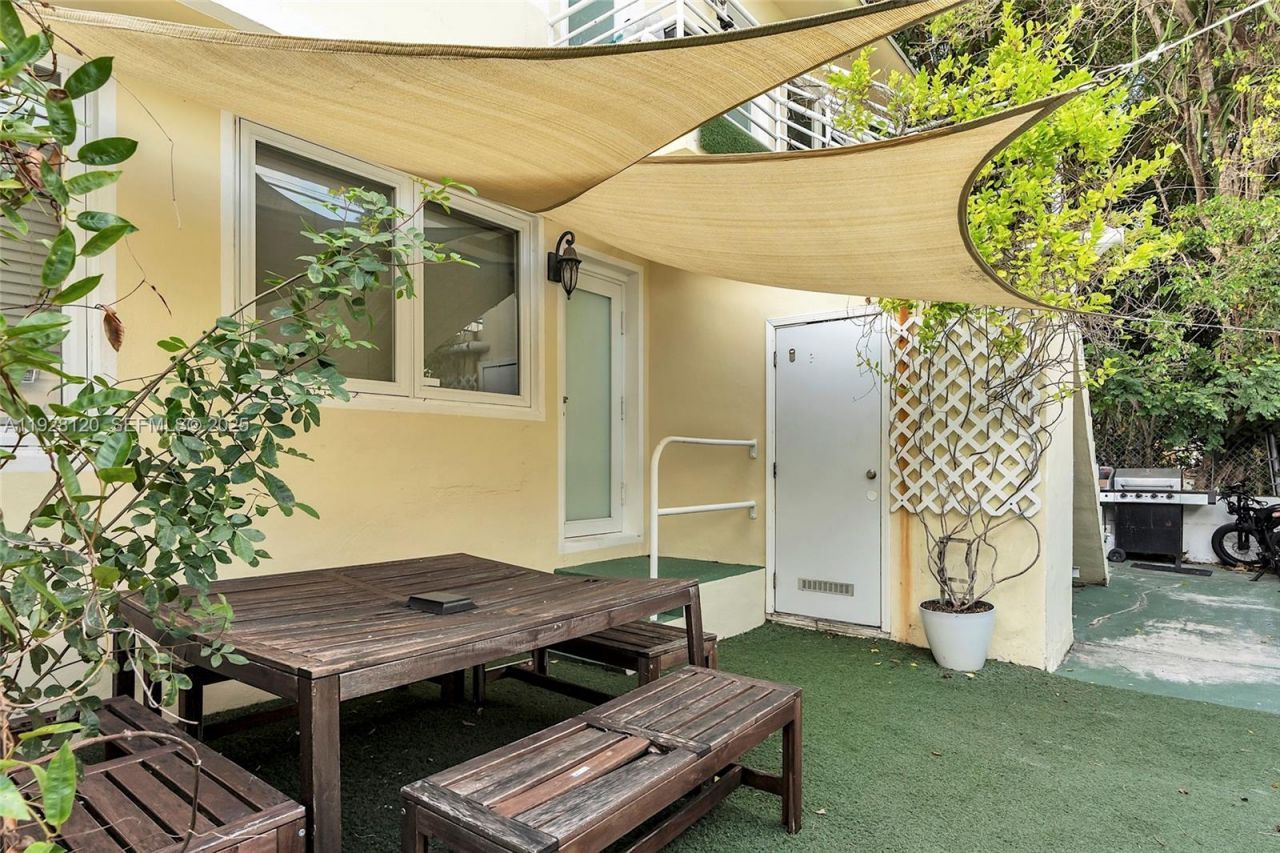 745-747 Lenox Ave, Miami Beach, FL 33139 Photo