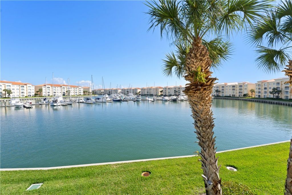 11 Harbour Isle Drive W, Unit 203, Hutchinson Island, FL 34949 Photo