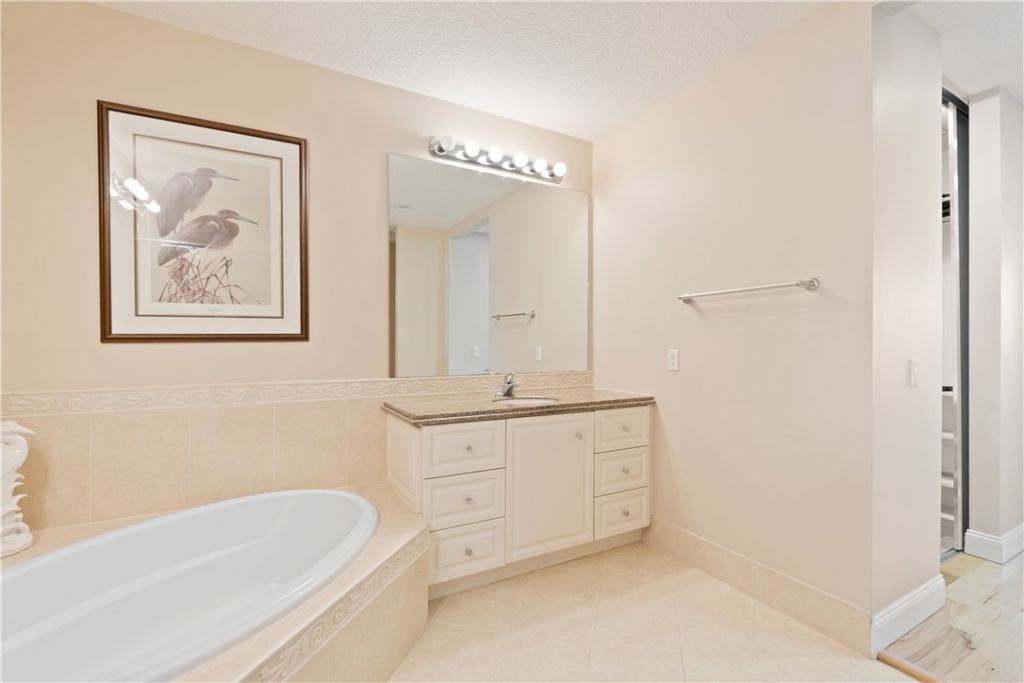 11 Harbour Isle Drive W, Unit 203, Hutchinson Island, FL 34949 Photo