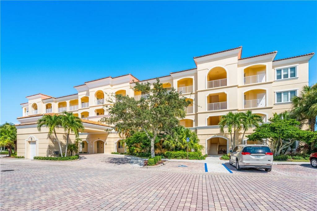 11 Harbour Isle Drive W, Unit 203, Hutchinson Island, FL 34949 Photo