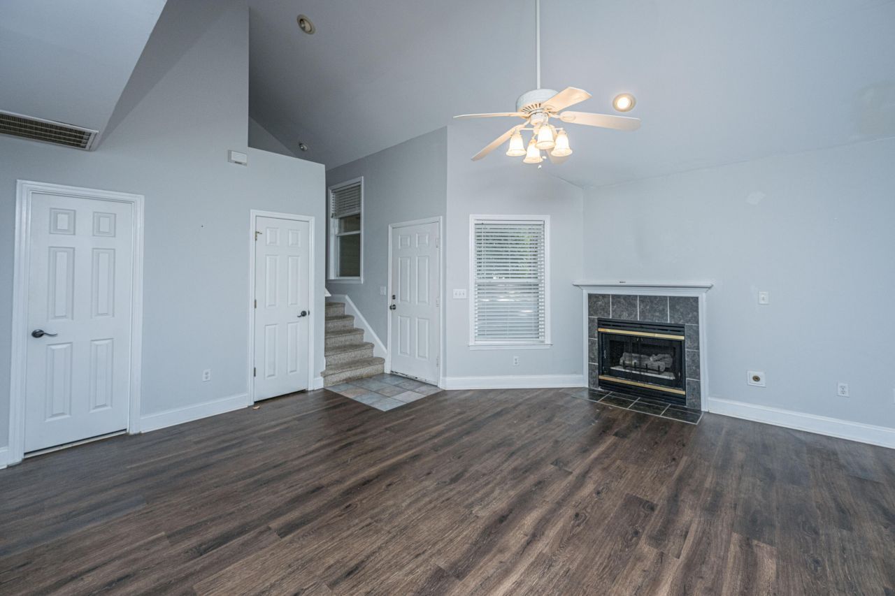 940 E Estates Boulevard Photo 10