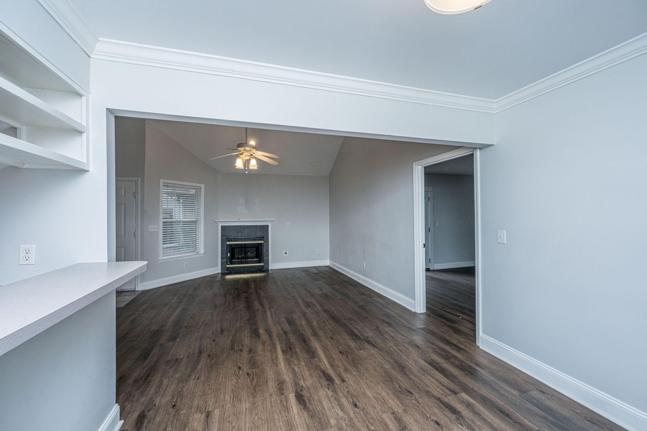 940 E Estates Boulevard Photo 15