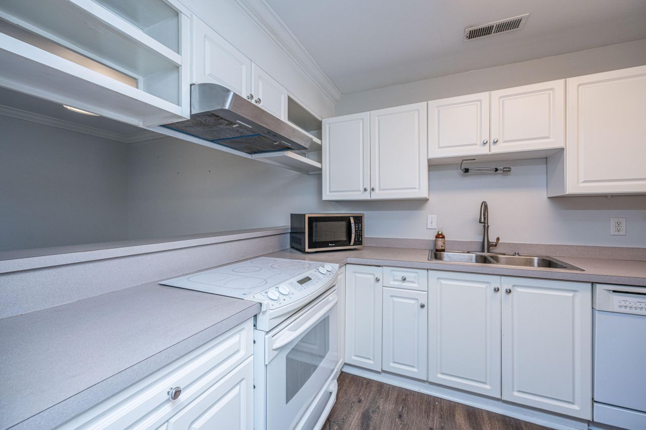 940 E Estates Boulevard Photo 19