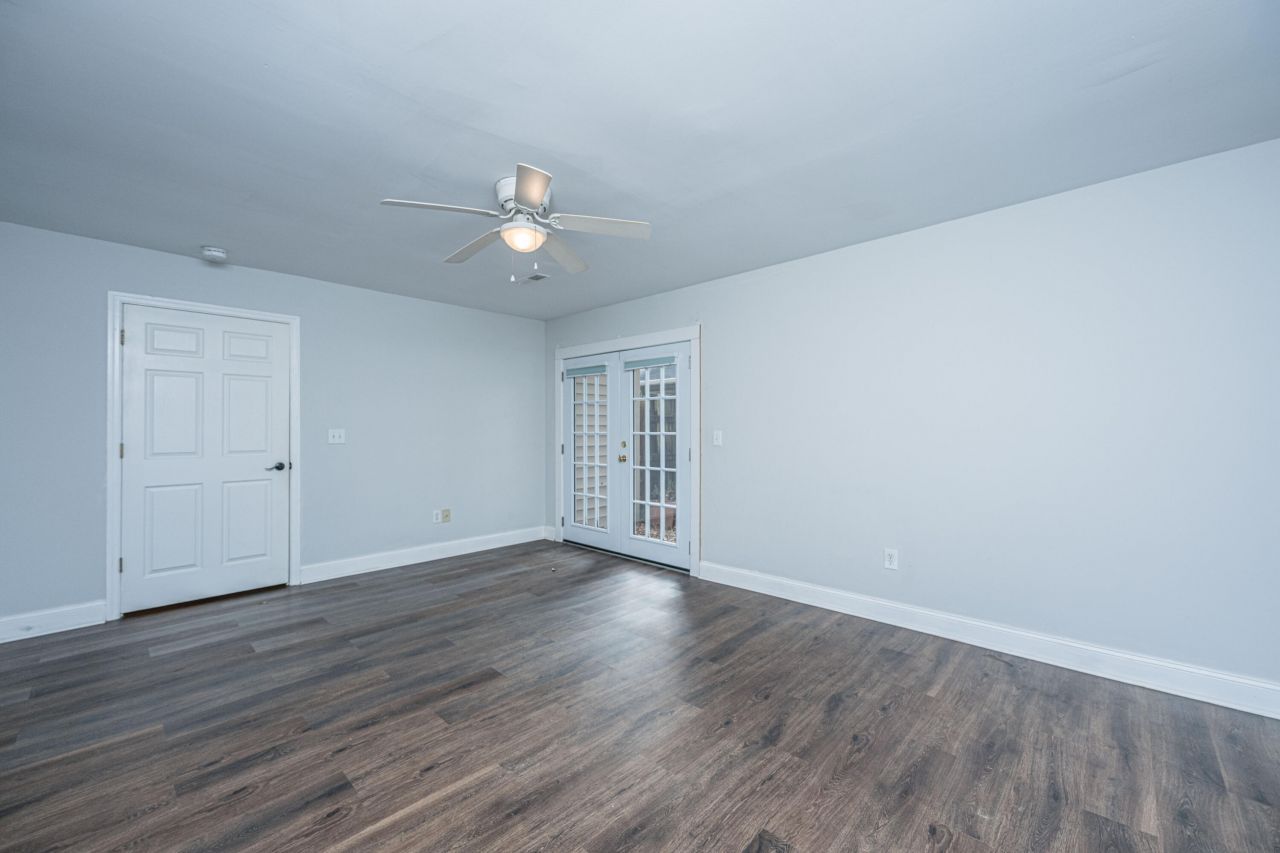 940 E Estates Boulevard Photo 22