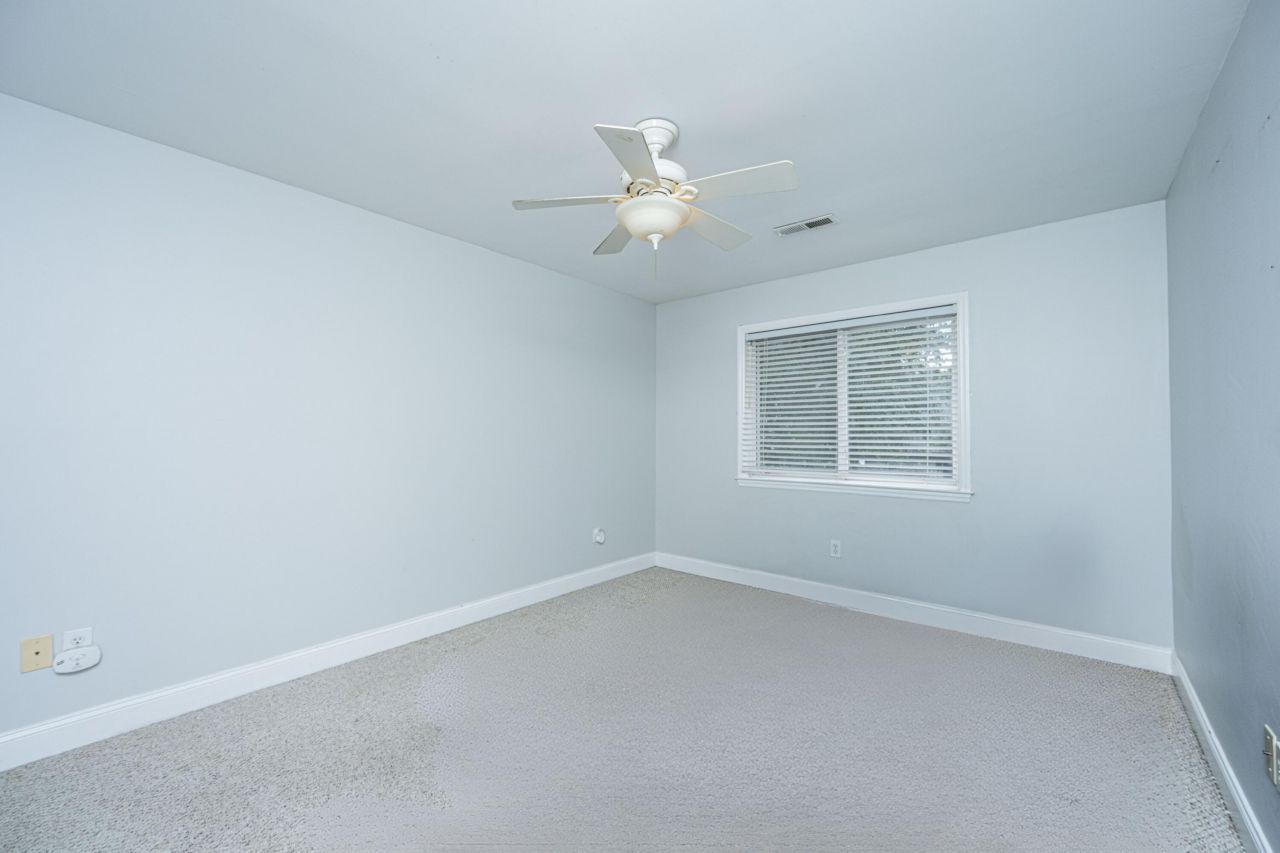 940 E Estates Boulevard Photo 27