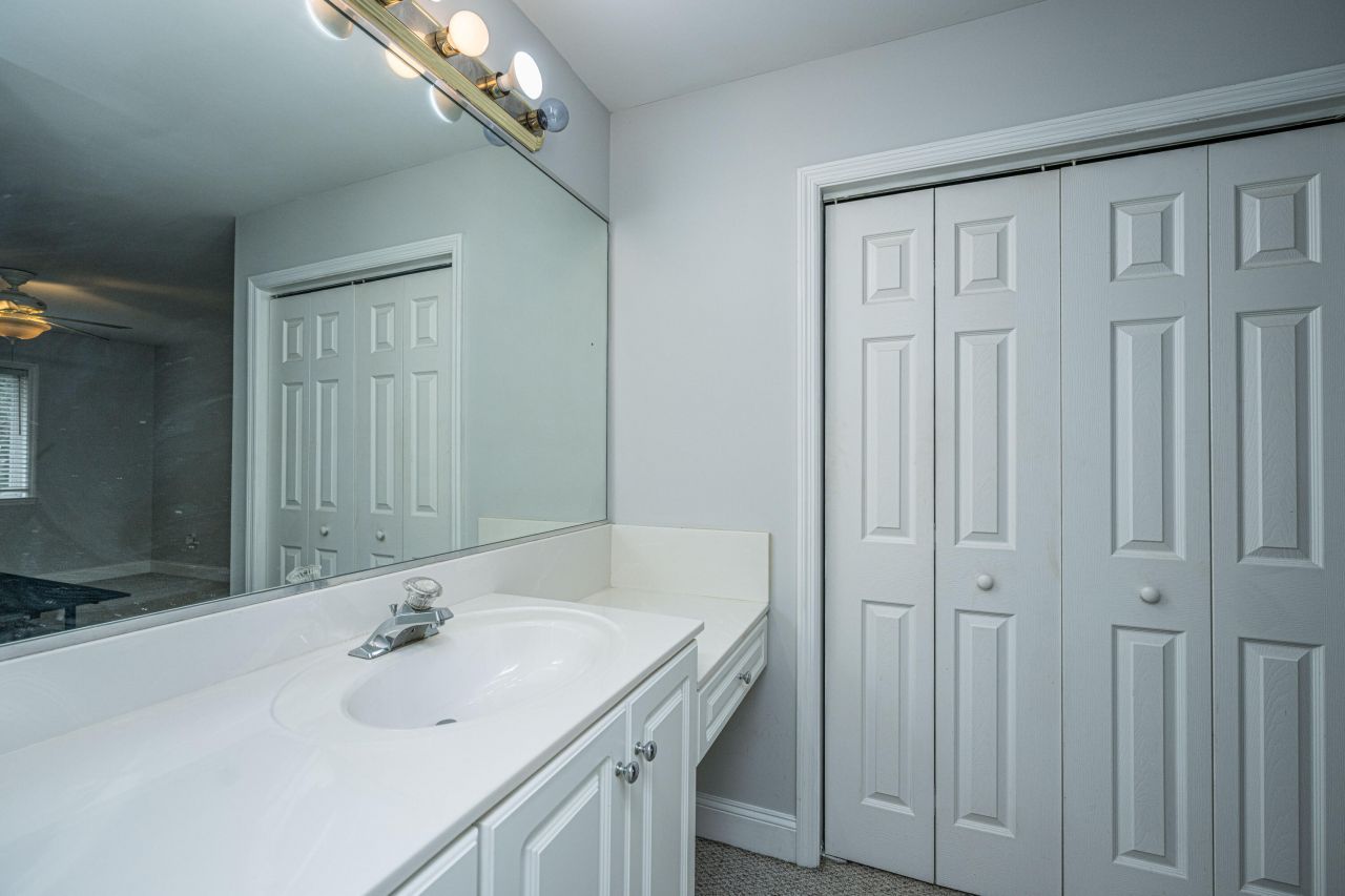 940 E Estates Boulevard Photo 29