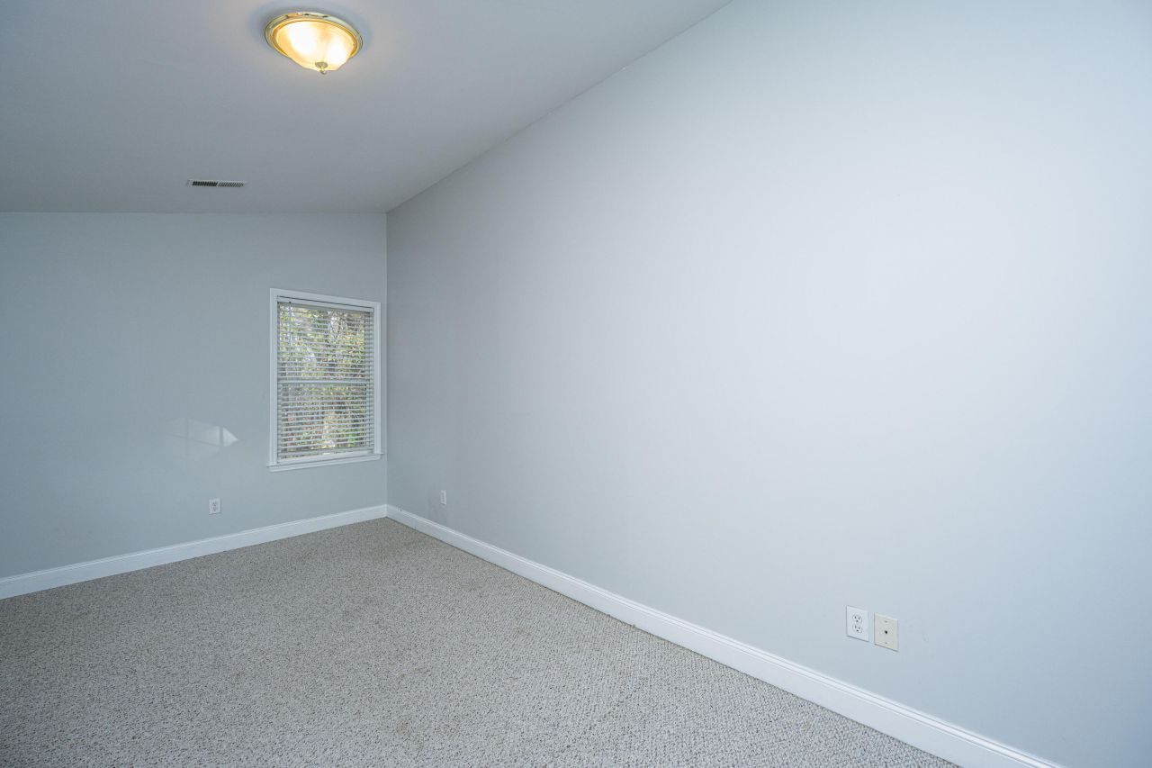 940 E Estates Boulevard Photo 32