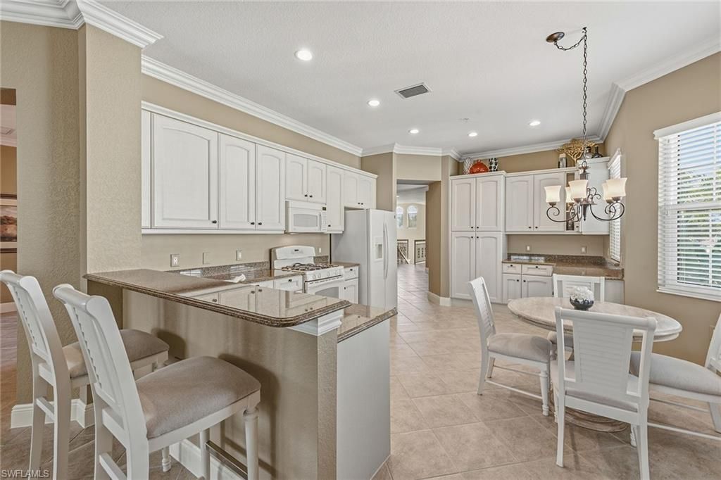 9224 Campanile Cir, Unit 201, Naples, FL 34114 Photo