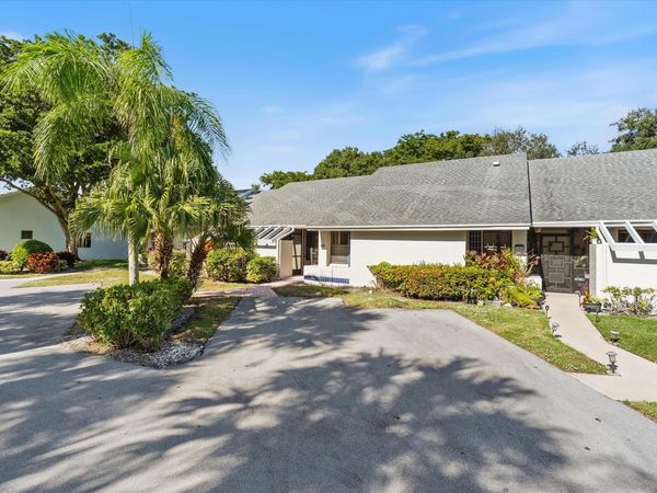 10967 Lake Front Place, Boca Raton, FL 33498