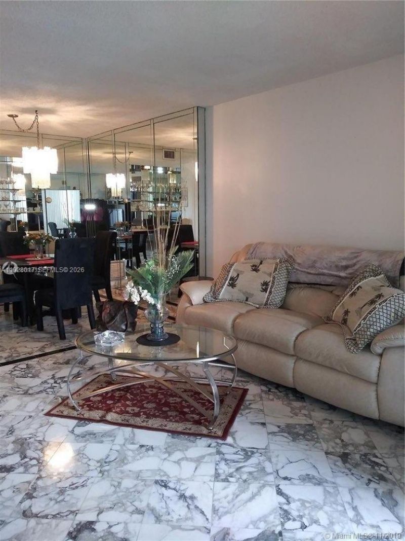 4330 Hillcrest Dr, Unit 405, Hollywood, FL 33021 Photo