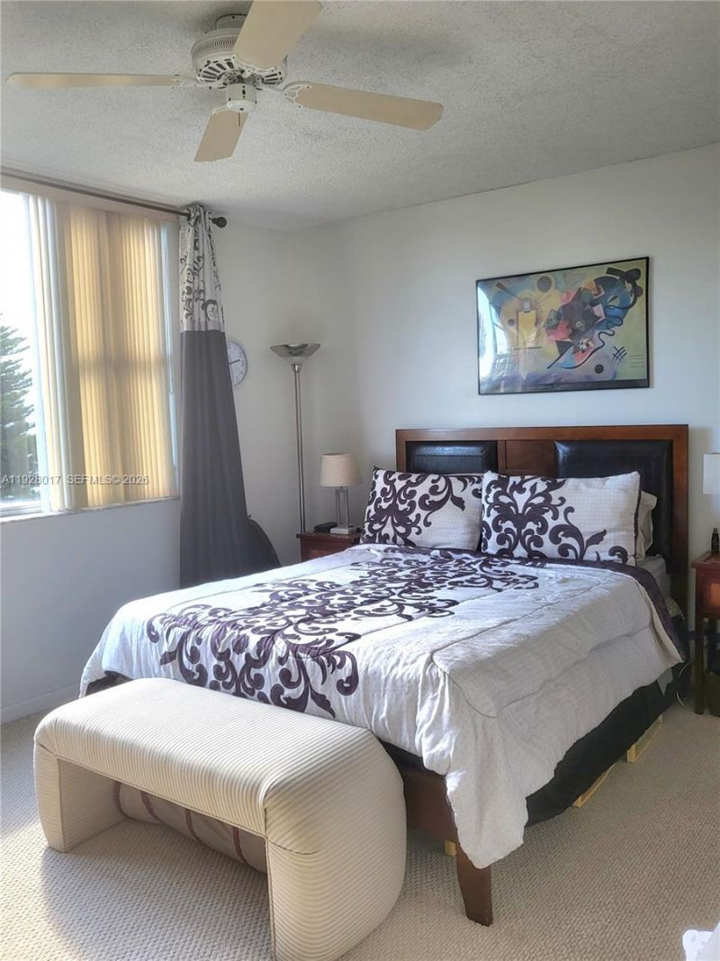 4330 Hillcrest Dr, Unit 405, Hollywood, FL 33021 Photo