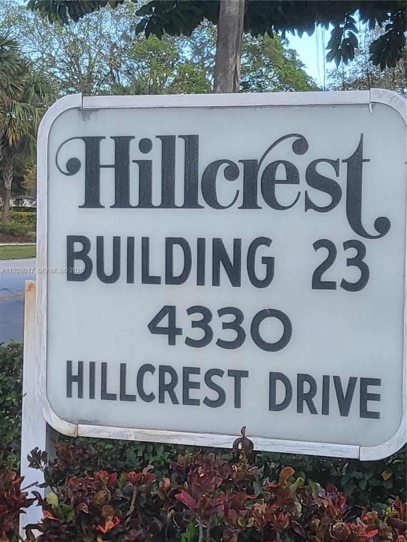 4330 Hillcrest Dr, Unit 405, Hollywood, FL 33021 Photo
