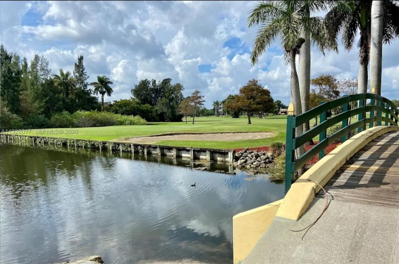 4330 Hillcrest Dr, Unit 405, Hollywood, FL 33021 Photo