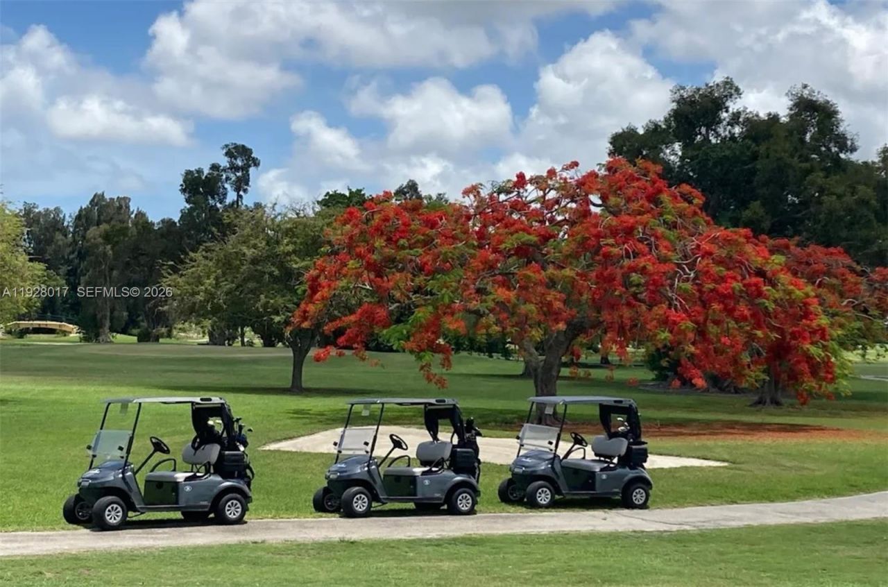 4330 Hillcrest Dr, Unit 405, Hollywood, FL 33021 Photo